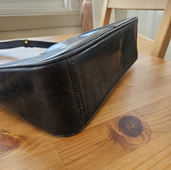 Mouflon Black Leather Crossbody Bag - Picture 4 of 11